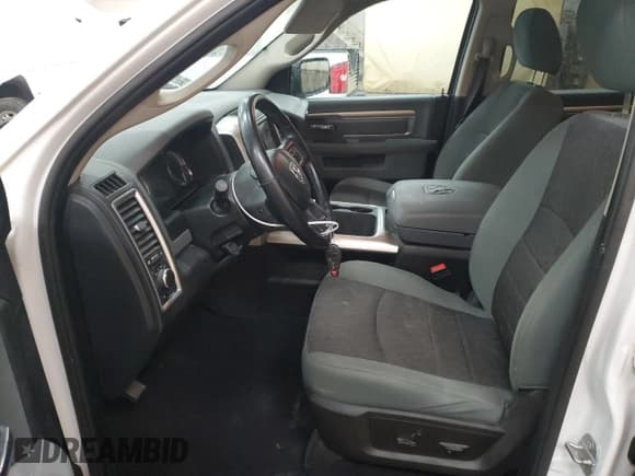 ✅ 2020 Ram 1500 Warlock • VIN: 1C6RR7LT9LS143301 • Lot: 48969575. Wystawiony na Copart z przebiegiem 81 397 mil. Bezpłatny archiwum sprzedaży aukcyjnych z USA i szczegółowy raport historii pojazdu na DreamBid. Zdjęcie 7.