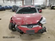 ✅ 2014 Hyundai Veloster • VIN: KMHTC6AD4EU190387 • Lot: 46918985. Wystawiony na Copart z przebiegiem 96 350 mil. Bezpłatny archiwum sprzedaży aukcyjnych z USA i szczegółowy raport historii pojazdu na DreamBid. Zdjęcie 5.