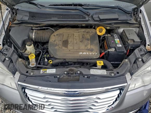 ✅ 2016 Chrysler Town & Country LX • VIN: 2C4RC1AG6GR104198 • Lot: 95103025. Listed on Copart with 73,243 mi. Free auction sales archive from the USA and detailed vehicle history report at DreamBid. Image 12.