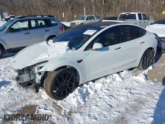 ✅ 2021 Tesla Model 3 Performance • VIN: 5YJ3E1EC1MF063445 • Lot: 41293243. Wystawiony na IAAI z przebiegiem 43 143 mil. Bezpłatny archiwum sprzedaży aukcyjnych z USA i szczegółowy raport historii pojazdu na DreamBid. Zdjęcie 19.