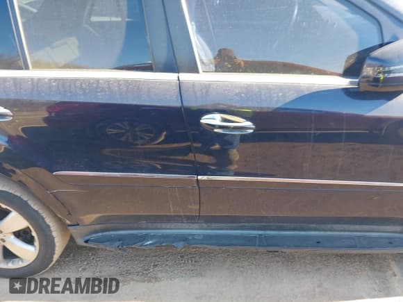 ✅ 2011 Mercedes-Benz M 350 • VIN: 4JGBB8GB8BA653757 • Lot: 41425024. Wystawiony na IAAI z przebiegiem 212 480 mil. Bezpłatny archiwum sprzedaży aukcyjnych z USA i szczegółowy raport historii pojazdu na DreamBid. Zdjęcie 13.