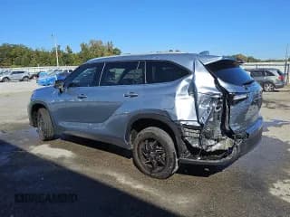 ✅ 2022 Toyota Highlander XLE • VIN: 5TDGZRAH8NS135843 • Lot: 86217325. Listed on Copart with 34,274 mi. Free auction sales archive from the USA and detailed vehicle history report at DreamBid. Image 2.