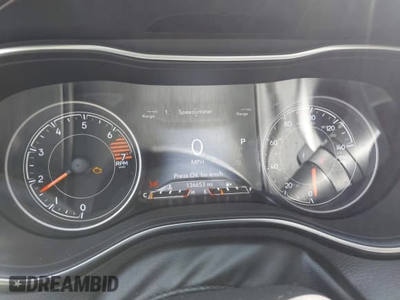 ✅ 2019 Jeep Cherokee Limited • VIN: 1C4PJLDB8KD302592 • Lot: 43202483. Wystawiony na IAAI z przebiegiem 136 653 mil. Bezpłatny archiwum sprzedaży aukcyjnych z USA i szczegółowy raport historii pojazdu na DreamBid. Zdjęcie 7.