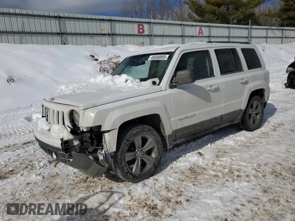 ✅ 2014 Jeep Patriot Latitude • VIN: 1C4NJPFA9ED887934 • Лот: 45456955. Опубликован ранее на Copart с пробегом 179 990 миль. Бесплатный доступ к архиву аукционных продаж из США и подробный отчёт об истории автомобиля на DreamBid. Изображение 1.