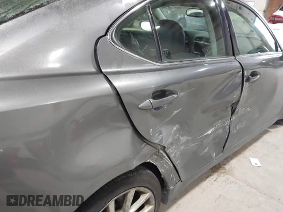 ✅ 2012 Lexus IS 250 • VIN: JTHCF5C2XC5058886 • Лот: 42902665. Опубликован ранее на IAAI с пробегом 173 962 миль. Бесплатный доступ к архиву аукционных продаж из США и подробный отчёт об истории автомобиля на DreamBid. Изображение 18.