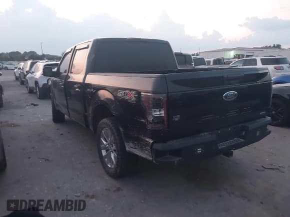 ✅ 2020 Ford F-150 XL • VIN: 1FTEW1EP3LKE34910 • Lot: 43230814. Wystawiony na IAAI z przebiegiem 113 099 mil. Bezpłatny archiwum sprzedaży aukcyjnych z USA i szczegółowy raport historii pojazdu na DreamBid. Zdjęcie 3.