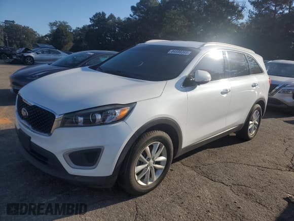 ✅ 2017 Kia Sorento LX • VIN: 5XYPG4A55HG208957 • Lot: 84598385. Listed on Copart with 136,286 mi. Free auction sales archive from the USA and detailed vehicle history report at DreamBid. Image 1.