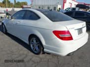 ✅ 2012 Mercedes-Benz C 250 • VIN: WDDGJ4HB5CF771439 • Lot: 43199556. Wystawiony na IAAI z przebiegiem 102 608 mil. Bezpłatny archiwum sprzedaży aukcyjnych z USA i szczegółowy raport historii pojazdu na DreamBid. Zdjęcie 3.