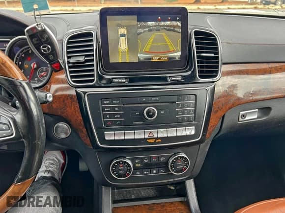 ✅ 2017 Mercedes-Benz GLS 550 • VIN: 4JGDF7DE2HA773472 • Lot: 96805335. Wystawiony na Copart z przebiegiem 166 810 mil. Bezpłatny archiwum sprzedaży aukcyjnych z USA i szczegółowy raport historii pojazdu na DreamBid. Zdjęcie 10.