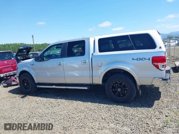 ✅ 2011 Ford F-150 Lariat • VIN: 1FTFW1E62BFA52726 • Lot: 42287559. Wystawiony na IAAI z przebiegiem 185 448 mil. Bezpłatny archiwum sprzedaży aukcyjnych z USA i szczegółowy raport historii pojazdu na DreamBid. Zdjęcie 14.