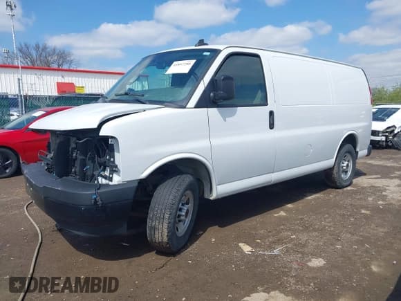 ✅ 2019 GMC Savana Cargo • VIN: 1GTW7AFG3K1199526 • Lot: 41857280. Listed on IAAI with 135,323 mi. Free auction sales archive from the USA and detailed vehicle history report at DreamBid. Image 18.