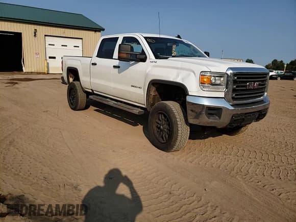 ✅ 2018 GMC Sierra 2500HD • VIN: 1GT12REG9JF164936 • Lot: 70438794. Wystawiony na Copart z przebiegiem 206 573 mil. Bezpłatny archiwum sprzedaży aukcyjnych z USA i szczegółowy raport historii pojazdu na DreamBid. Zdjęcie 11.
