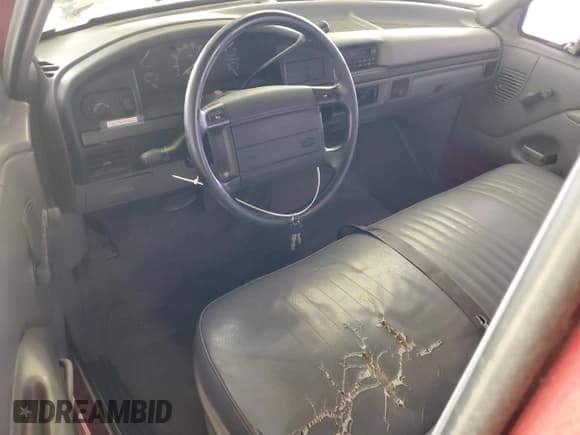 ✅ 1994 Ford F-150 • VIN: 1FTDF15Y9RLA01552 • Lot: 68980165. Wystawiony na Copart z przebiegiem 191 869 mil. Bezpłatny archiwum sprzedaży aukcyjnych z USA i szczegółowy raport historii pojazdu na DreamBid. Zdjęcie 8.