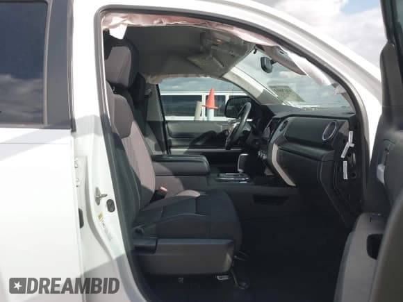 ✅ 2016 Toyota Tundra SR5 • VIN: 5TFEM5F14GX101356 • Lot: 43670492. Listed on IAAI with 125,097 mi. Free auction sales archive from the USA and detailed vehicle history report at DreamBid. Image 17.