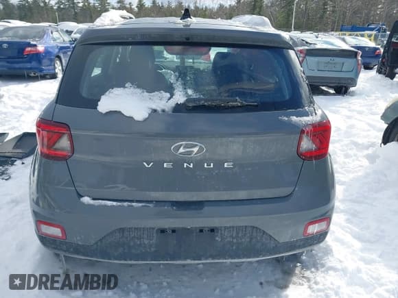 ✅ 2021 Hyundai Venue Denim • VIN: KMHRC8A31MU093143 • Lot: 41541572. Listed on IAAI with 24,804 mi. Free auction sales archive from the USA and detailed vehicle history report at DreamBid. Image 17.