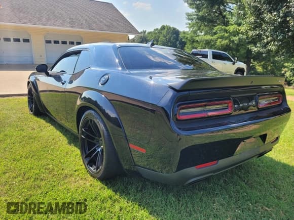 ✅ 2016 Dodge Challenger SRT Hellcat • VIN: 2C3CDZC9XGH254552 • Лот: 43179515. Опубликован ранее на Copart с пробегом 42 777 миль. Бесплатный доступ к архиву аукционных продаж из США и подробный отчёт об истории автомобиля на DreamBid. Изображение 3.