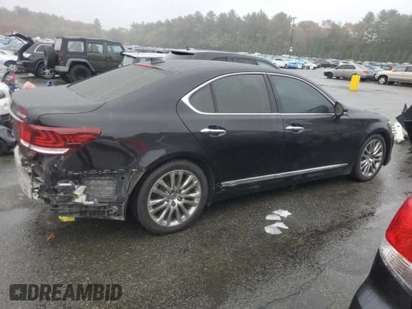 ✅ 2014 Lexus LS 460 • VIN: JTHCL5EF2E5021469 • Lot: 90792815. Listed on Copart with 204,262 mi. Free auction sales archive from the USA and detailed vehicle history report at DreamBid. Image 3.