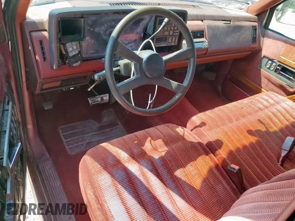 ✅ 1990 GMC Sierra 1500 • VIN: 2GTEC19K5L1508982 • Лот: 81121715. Опубликован ранее на Copart с пробегом 332 358 миль. Бесплатный доступ к архиву аукционных продаж из США и подробный отчёт об истории автомобиля на DreamBid. Изображение 8.