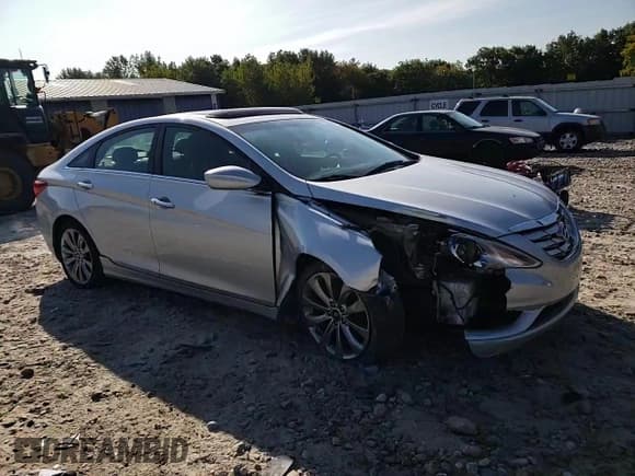✅ 2013 Hyundai Sonata SE • VIN: 5NPEC4AC3DH611677 • Lot: 70903024. Listed on Copart with 117,384 mi. Free auction sales archive from the USA and detailed vehicle history report at DreamBid. Image 11.