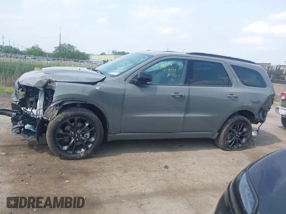 ✅ 2024 Dodge Durango GT Plus • VIN: 1C4RDJDG7RC175883 • Lot: 42422805. Wystawiony na IAAI z przebiegiem 10 624 mil. Bezpłatny archiwum sprzedaży aukcyjnych z USA i szczegółowy raport historii pojazdu na DreamBid. Zdjęcie 14.