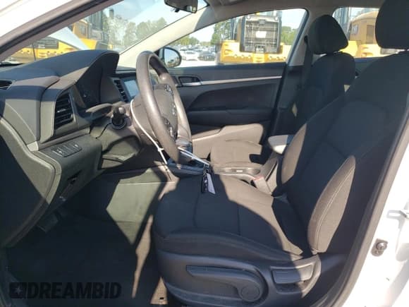 ✅ 2019 Hyundai Elantra SE • VIN: 5NPD74LF3KH490041 • Lot: 69196025. Listed on Copart with 94,807 mi. Free auction sales archive from the USA and detailed vehicle history report at DreamBid. Image 7.