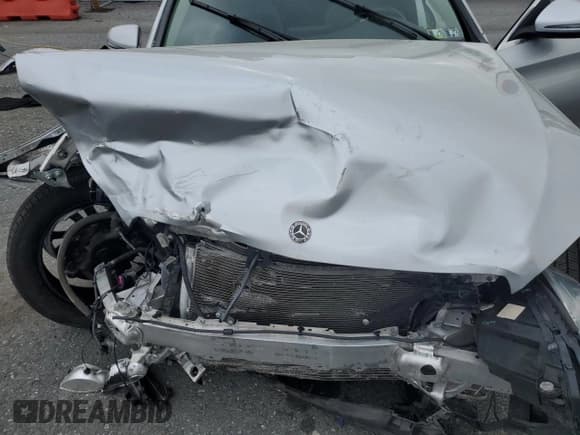 ✅ 2017 Mercedes-Benz C 300 • VIN: WDDWF4KB3HR306976 • Lot: 57585515. Listed on Copart with 33,222 mi. Free auction sales archive from the USA and detailed vehicle history report at DreamBid. Image 11.