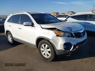 ✅ 2013 Kia Sorento LX • VIN: 5XYKT4A2XDG356723 • Лот: 43669579. Опубликован ранее на IAAI с пробегом 162 860 миль. Бесплатный доступ к архиву аукционных продаж из США и подробный отчёт об истории автомобиля на DreamBid. Изображение 6.