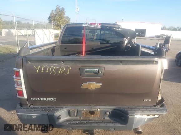 2007 Chevrolet Silverado 1500 1LT z VIN 2GCEK19J871674980, wystawiony jako IAAI lot #43355123 z przebiegiem 85 973 mil mil oraz . Historia ofert i sprzedaży dostępna na DreamBid. Obrazek 16.