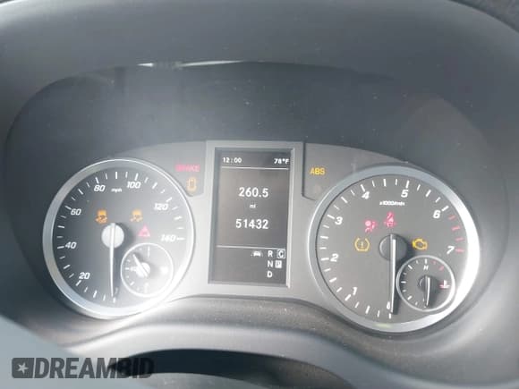 ✅ 2023 Mercedes-Benz Metris • VIN: W1WV0FEY8P4234904 • Lot: 41459733. Wystawiony na IAAI z przebiegiem 51 432 mil. Bezpłatny archiwum sprzedaży aukcyjnych z USA i szczegółowy raport historii pojazdu na DreamBid. Zdjęcie 7.