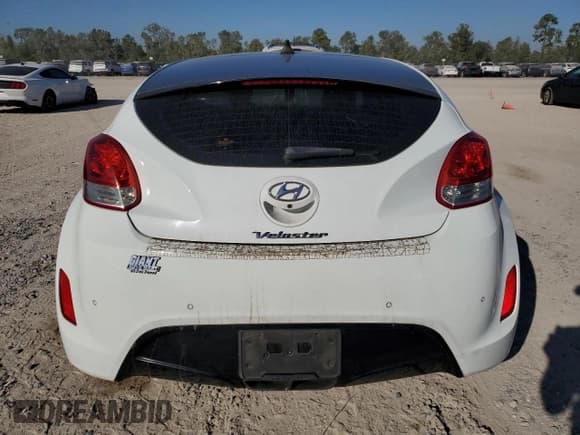 ✅ 2012 Hyundai Veloster w/Red Int • VIN: KMHTC6AD8CU054079 • Lot: 77586954. Wystawiony na Copart z przebiegiem Nie podano. Bezpłatny archiwum sprzedaży aukcyjnych z USA i szczegółowy raport historii pojazdu na DreamBid. Zdjęcie 6.