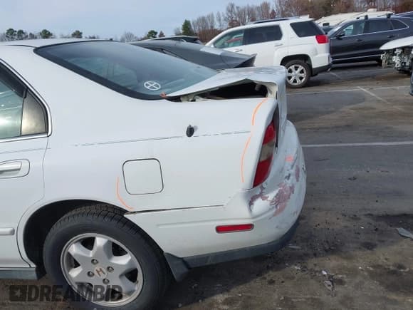 ✅ 1995 Honda Accord • VIN: 1HGCE6660SA030546 • Lot: 43729468. Wystawiony na IAAI z przebiegiem 321 739 mil. Bezpłatny archiwum sprzedaży aukcyjnych z USA i szczegółowy raport historii pojazdu na DreamBid. Zdjęcie 13.