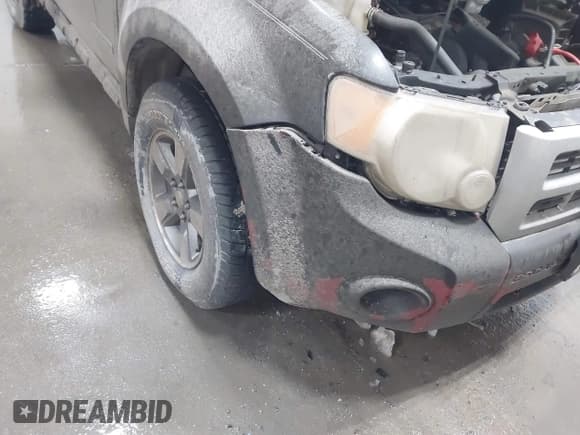 ✅ 2008 Ford Escape XLT • VIN: 1FMCU03198KC73021 • Lot: 43761113. Listed on IAAI with 267,918 mi. Free auction sales archive from the USA and detailed vehicle history report at DreamBid. Image 6.