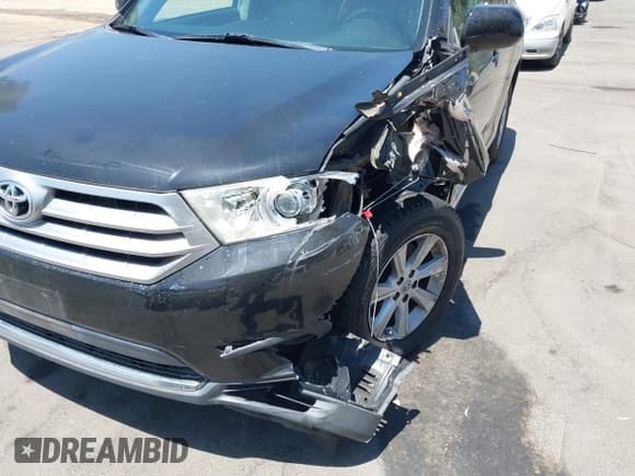 ✅ 2013 Toyota Highlander • VIN: 5TDZA3EHXDS031814 • Lot: 42653046. Wystawiony na IAAI z przebiegiem 155 433 mil. Bezpłatny archiwum sprzedaży aukcyjnych z USA i szczegółowy raport historii pojazdu na DreamBid. Zdjęcie 17.