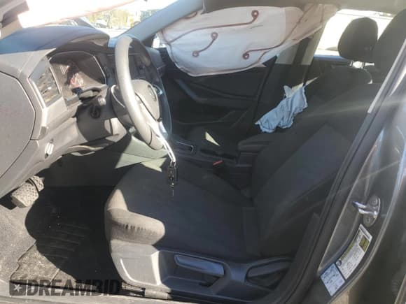 ✅ 2021 Volkswagen Jetta S • VIN: 3VWC57BU5MM104474 • Lot: 86617625. Wystawiony na Copart z przebiegiem 77 881 mil. Bezpłatny archiwum sprzedaży aukcyjnych z USA i szczegółowy raport historii pojazdu na DreamBid. Zdjęcie 7.