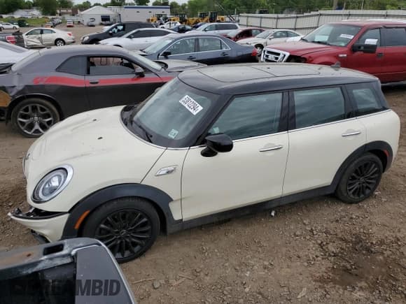 ✅ 2020 MINI Clubman Cooper S • VIN: WMWLV7C08L2L35662 • Lot: 53812294. Listed on Copart with 26,162 mi. Free auction sales archive from the USA and detailed vehicle history report at DreamBid. Image 1.