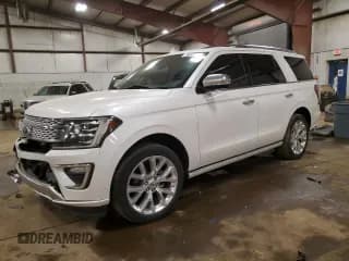 ✅ 2018 Ford Expedition Platinum • VIN: 1FMJU1MT8JEA00993 • Lot: 93372415. Wystawiony na Copart z przebiegiem 130 265 mil. Bezpłatny archiwum sprzedaży aukcyjnych z USA i szczegółowy raport historii pojazdu na DreamBid. Zdjęcie 1.
