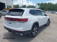 ✅ 2024 Volkswagen Atlas SE • VIN: 1V2WR2CA7RC622654 • Лот: 42784992. Опубликован ранее на IAAI с пробегом 11 923 миль. Бесплатный доступ к архиву аукционных продаж из США и подробный отчёт об истории автомобиля на DreamBid. Изображение 4.