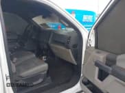 ✅ 2019 Ford F-150 XL • VIN: 1FTEW1C54KFB63817 • Lot: 42476359. Wystawiony na IAAI z przebiegiem 92 516 mil. Bezpłatny archiwum sprzedaży aukcyjnych z USA i szczegółowy raport historii pojazdu na DreamBid. Zdjęcie 5.