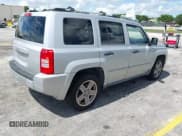 ✅ 2007 Jeep Patriot Limited • VIN: 1J8FT48WX7D333237 • Lot: 42743656. Listed on IAAI with 215,228 mi. Free auction sales archive from the USA and detailed vehicle history report at DreamBid. Image 4.