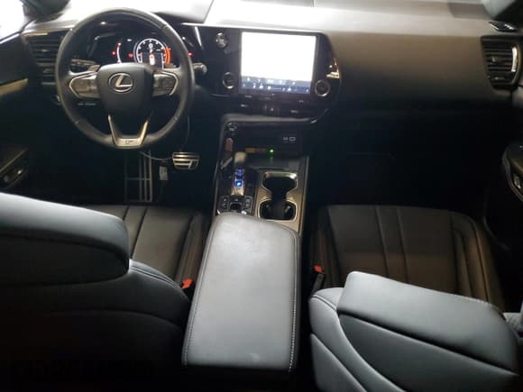 ✅ 2024 Lexus NX 350 F Sport • VIN: 2T2KGCEZXRC046592 • Lot: 86404975. Wystawiony na Copart z przebiegiem 12 495 mil. Bezpłatny archiwum sprzedaży aukcyjnych z USA i szczegółowy raport historii pojazdu na DreamBid. Zdjęcie 8.