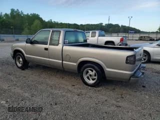 ✅ 1998 Chevrolet S-10 LS • VIN: 1GCCS194XWK261605 • Лот: 54703745. Опубликован ранее на Copart с пробегом 246 406 миль. Бесплатный доступ к архиву аукционных продаж из США и подробный отчёт об истории автомобиля на DreamBid. Изображение 2.