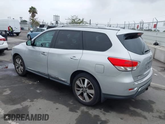 ✅ 2014 Nissan Pathfinder SL • VIN: 5N1AR2MN6EC726507 • Lot: 42444733. Listed on IAAI with 136,280 mi. Free auction sales archive from the USA and detailed vehicle history report at DreamBid. Image 3.