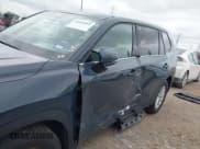 ✅ 2025 Toyota Highlander XLE • VIN: 5TDAAAB53SS084301 • Lot: 43034562. Listed on IAAI with 11,251 mi. Free auction sales archive from the USA and detailed vehicle history report at DreamBid. Image 6.