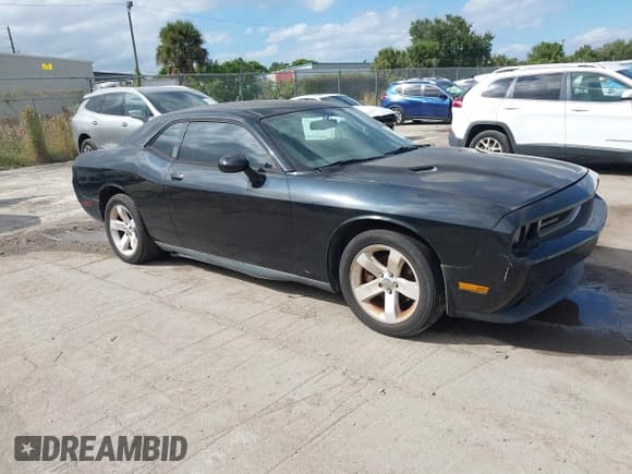 ✅ 2012 Dodge Challenger SXT Plus • VIN: 2C3CDYAG3CH101081 • Лот: 43754692. Опубликован ранее на IAAI с пробегом 397 242 миль. Бесплатный доступ к архиву аукционных продаж из США и подробный отчёт об истории автомобиля на DreamBid. Изображение 1.