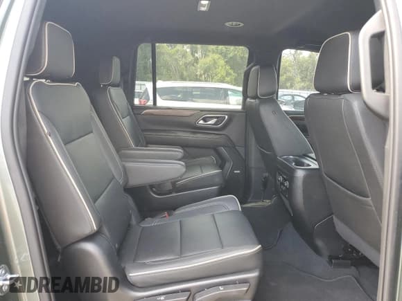 ✅ 2023 Chevrolet Suburban Premier • VIN: 1GNSCFKD8PR168078 • Lot: 63899694. Wystawiony na Copart z przebiegiem 21 309 mil. Bezpłatny archiwum sprzedaży aukcyjnych z USA i szczegółowy raport historii pojazdu na DreamBid. Zdjęcie 11.