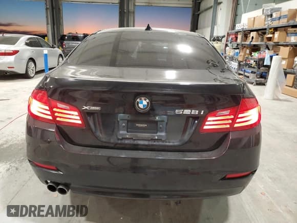 ✅ 2016 BMW 5 Series 528i xDrive • VIN: WBA5A7C5XGG149338 • Лот: 82724405. Опубликован ранее на Copart с пробегом 92 399 миль. Бесплатный доступ к архиву аукционных продаж из США и подробный отчёт об истории автомобиля на DreamBid. Изображение 6.