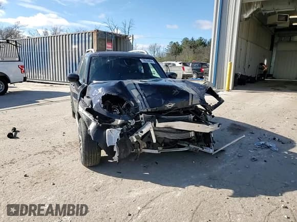 ✅ 2024 MINI Countryman Cooper S • VIN: WMZ83BR07R3R39425 • Lot: 78035884. Listed on Copart with 22,247 mi. Free auction sales archive from the USA and detailed vehicle history report at DreamBid. Image 14.