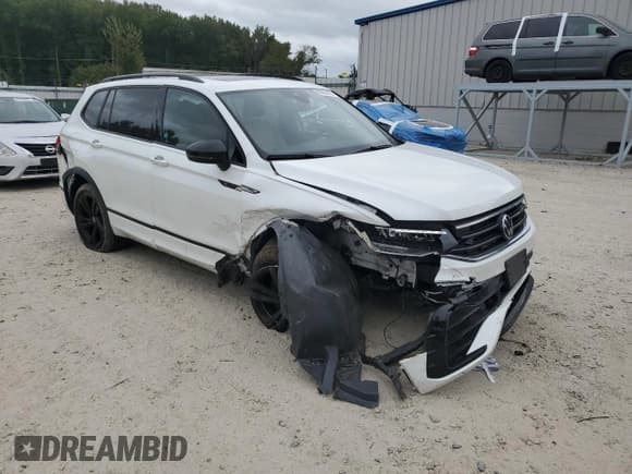 ✅ 2023 Volkswagen Tiguan SE R-Line Black • VIN: 3VVCB7AX9PM111182 • Lot: 85003455. Wystawiony na Copart z przebiegiem 41 036 mil. Bezpłatny archiwum sprzedaży aukcyjnych z USA i szczegółowy raport historii pojazdu na DreamBid. Zdjęcie 4.