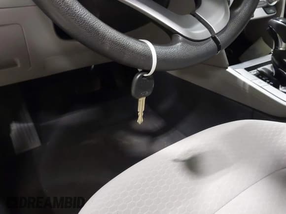 ✅ 2019 Hyundai Elantra Value Edition • VIN: 5NPD84LF9KH484533 • Lot: 43212457. Wystawiony na IAAI z przebiegiem 73 603 mil. Bezpłatny archiwum sprzedaży aukcyjnych z USA i szczegółowy raport historii pojazdu na DreamBid. Zdjęcie 11.