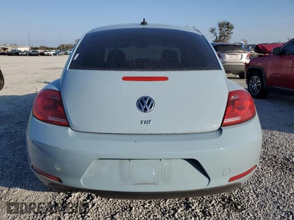 ✅ 2013 Volkswagen Beetle 2.0L TDI • VIN: 3VWJL7AT7DM676362 • Лот: 44037615. Опубликован ранее на Copart с пробегом 88 456 миль. Бесплатный доступ к архиву аукционных продаж из США и подробный отчёт об истории автомобиля на DreamBid. Изображение 6.